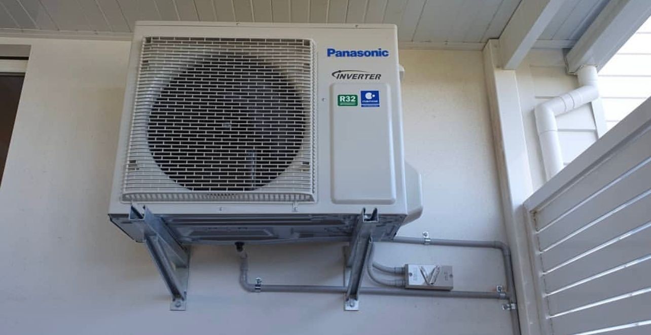 Outdoor placement of a reverse cycle split system air conditioner
